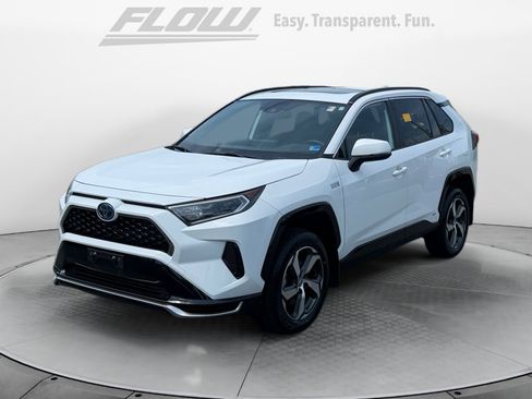 Used 2021 Toyota RAV4 SE w/ Weather & Moonroof Package AWD/4WD image 4