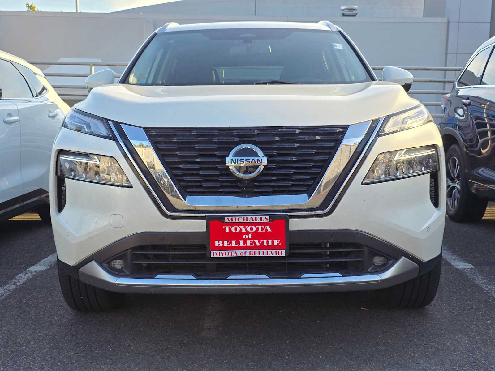 Used 2021 Nissan Rogue Platinum AWD/4WD image 2