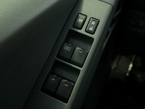 Used 2021 Nissan Frontier SV image 22