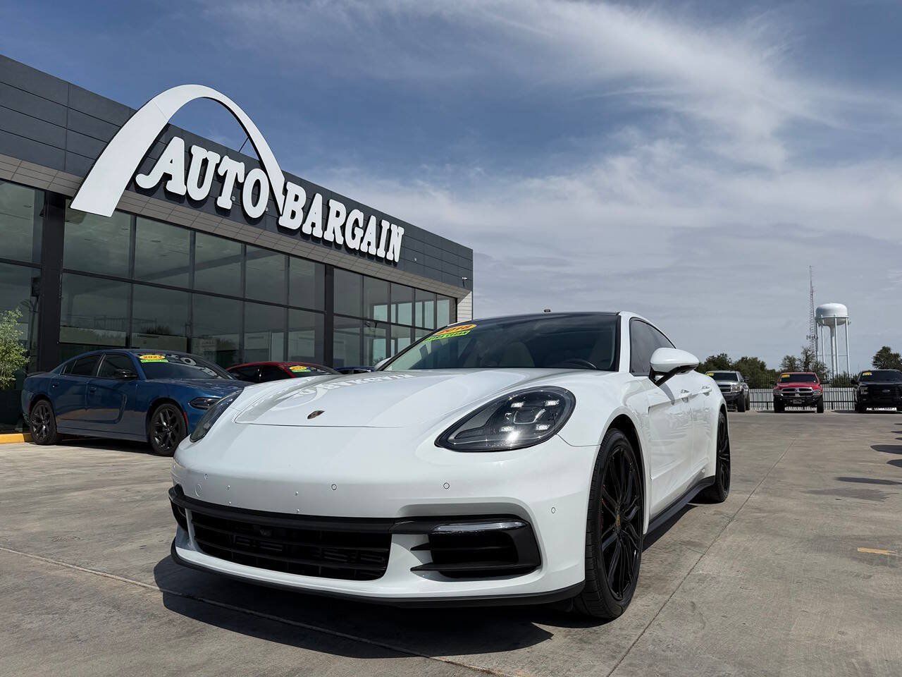 Used 2018 Porsche Panamera 4 AWD/4WD image 1