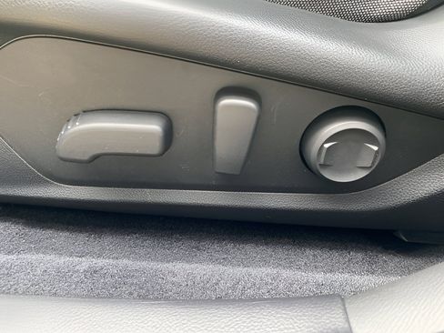 Used 2024 Subaru Crosstrek 2.0i Premium image 9