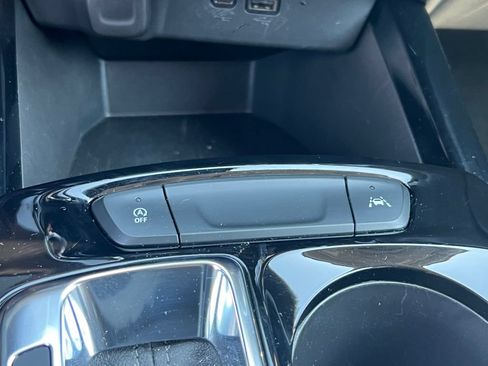 Used 2025 Chevrolet Trax LT FWD image 28