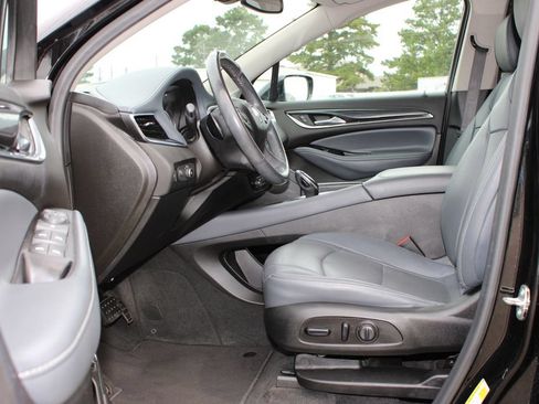 Used 2020 Buick Enclave Essence FWD image 11
