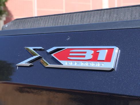 Used 2022 GMC Sierra 1500 SLT w/ SLT Premium Plus Package AWD/4WD image 27