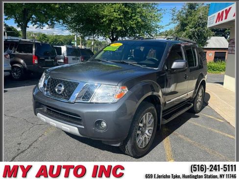 Used 2011 Nissan Pathfinder LE w/ Navigation Pkg AWD/4WD image 8