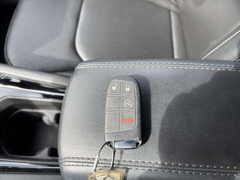 Used 2025 Jeep Compass Limited AWD/4WD image 20
