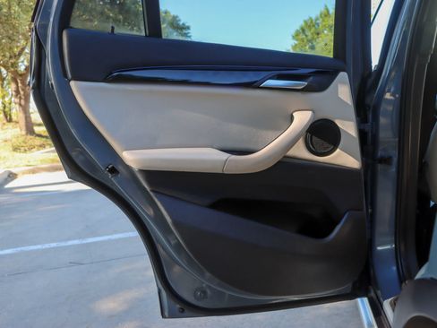 Used 2021 BMW X1 sDrive28i w/ Convenience Package FWD image 12