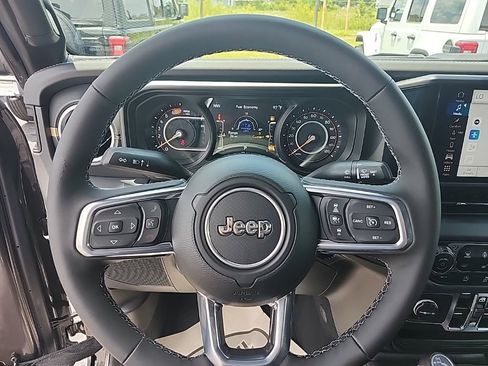 New 2025 Jeep Wrangler Sahara image 25