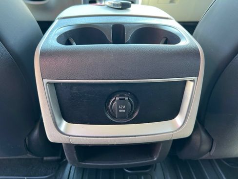 Used 2024 Kia Carnival LX FWD image 46