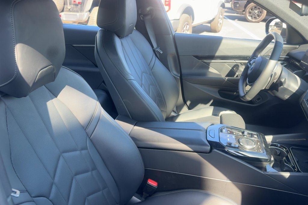 Used 2026 BMW 530i RWD image 15