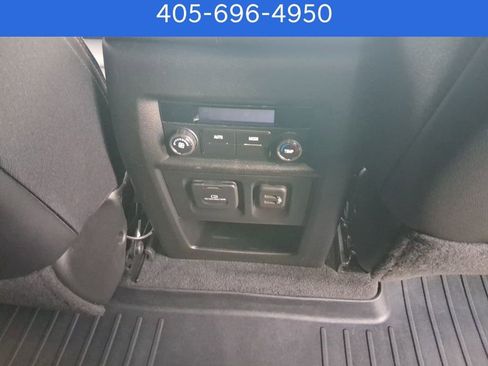 Used 2023 Chevrolet Traverse RS image 11