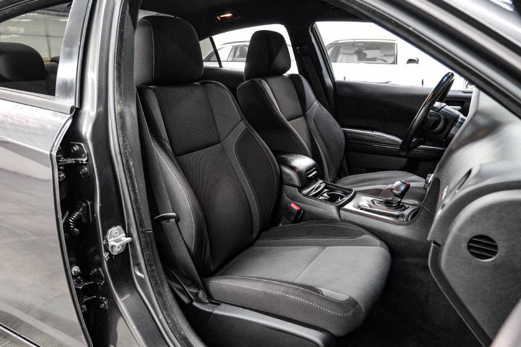 Used 2021 Dodge Charger SXT w/ Blacktop Package RWD image 33