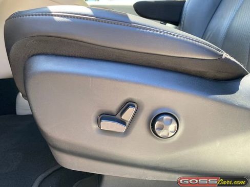 Used 2024 Chrysler Pacifica Touring-L FWD image 26