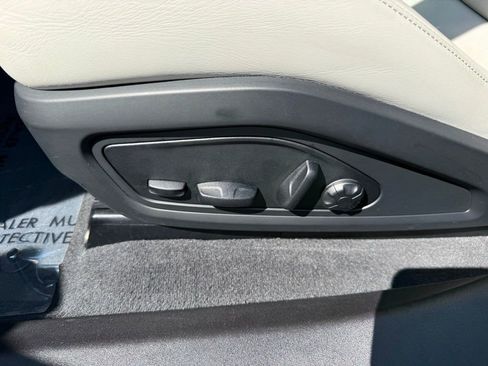 Used 2023 Porsche Taycan 4S w/ Premium Package image 11