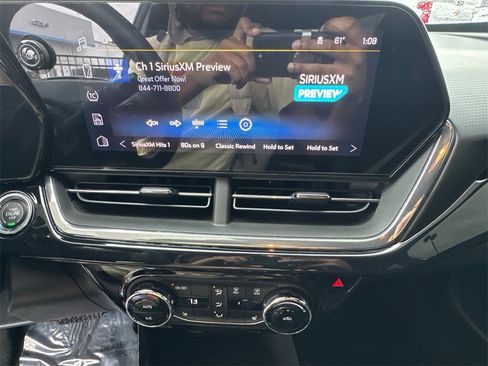 Used 2025 Chevrolet Trax RS w/ Driver Confidence Package image 29