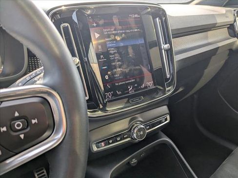 Used 2022 Volvo XC40 T4 R-Design w/ Protection Package Premier image 13