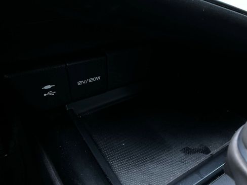 Used 2018 Toyota Camry SE image 21