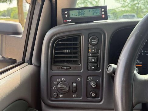 Used 2003 Chevrolet Suburban 2500 LT w/ LT Preferred Equipment Group AWD/4WD image 20