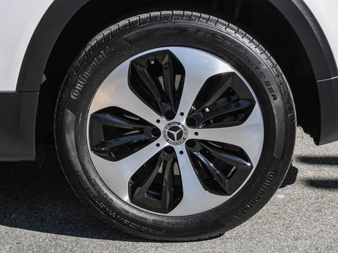 Certified 2025 Mercedes-Benz GLB 250 image 11