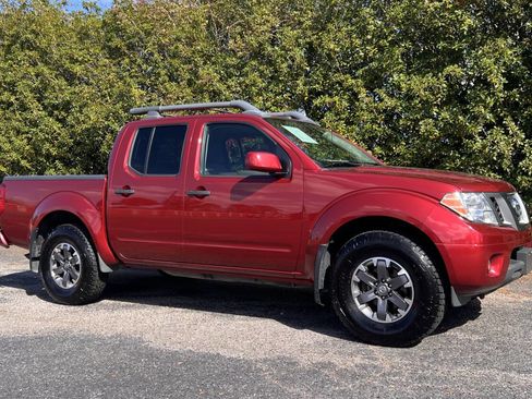 Used 2021 Nissan Frontier PRO-4X w/ Pro-4x Utility Package image 10