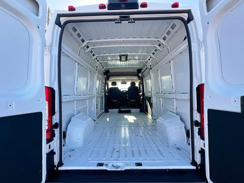 Used 2025 RAM ProMaster 2500 w/ Convenience Group FWD image 35