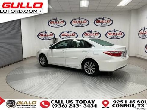 Used 2017 Toyota Camry XLE w/ Moonroof Package FWD image 6