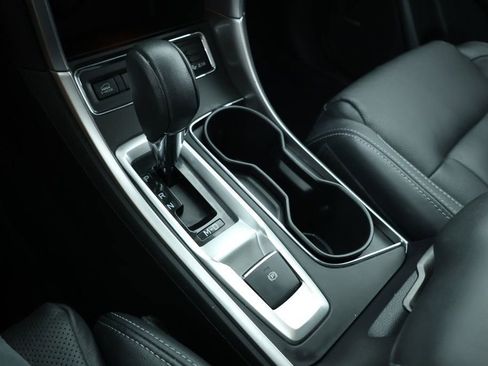 Used 2021 Subaru Ascent Limited w/ Technology Package image 14