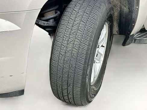 Used 2007 GMC Yukon XL SLT w/ SLT Preferred Equipment Group RWD image 24