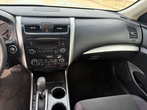 Used 2013 Nissan Altima 2.5 S FWD image 45