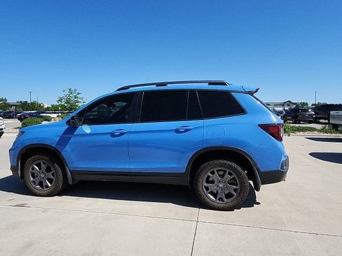 Used 2024 Honda Passport TrailSport image 2