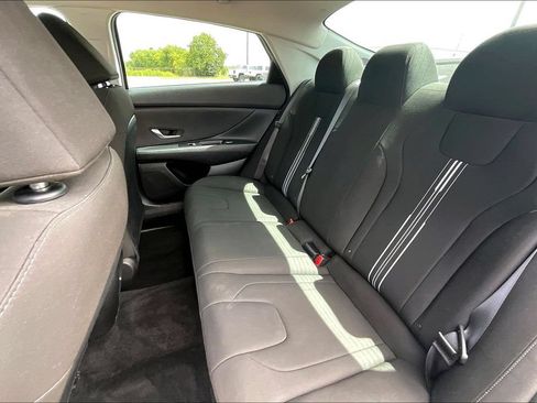 Used 2024 Hyundai Elantra SEL FWD image 19