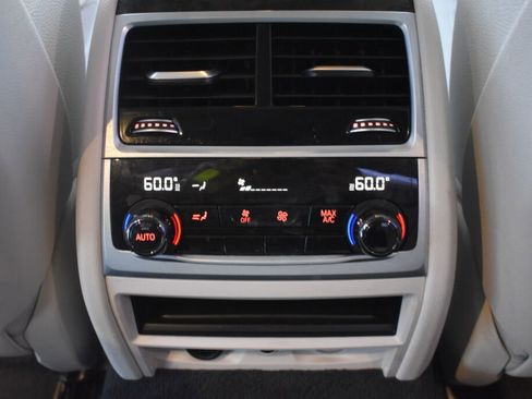 Used 2017 BMW 740i image 30