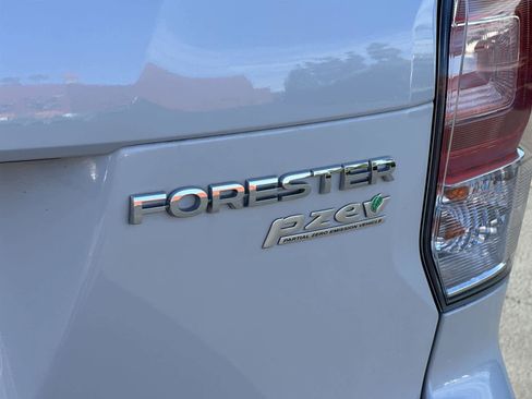 Used 2017 Subaru Forester 2.5i Limited image 7