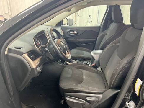 Used 2015 Jeep Cherokee Latitude w/ Trailer Tow Group FWD image 18