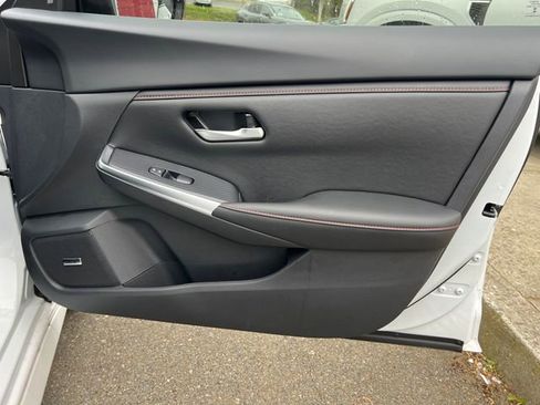Used 2025 Nissan Sentra SR w/ SR Premium Package FWD image 29