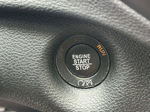 Used 2020 Jeep Cherokee Latitude Plus w/ Comfort/Convenience Group image 27