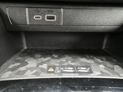 Used 2024 Chevrolet Colorado Z71 w/ Z71 Convenience Package 2 AWD/4WD image 29