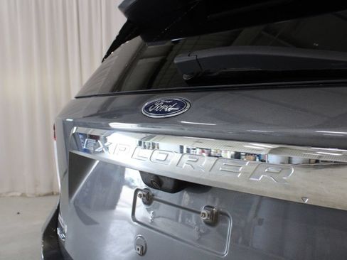 Used 2023 Ford Explorer XLT w/ Equipment Group 202A AWD/4WD image 33