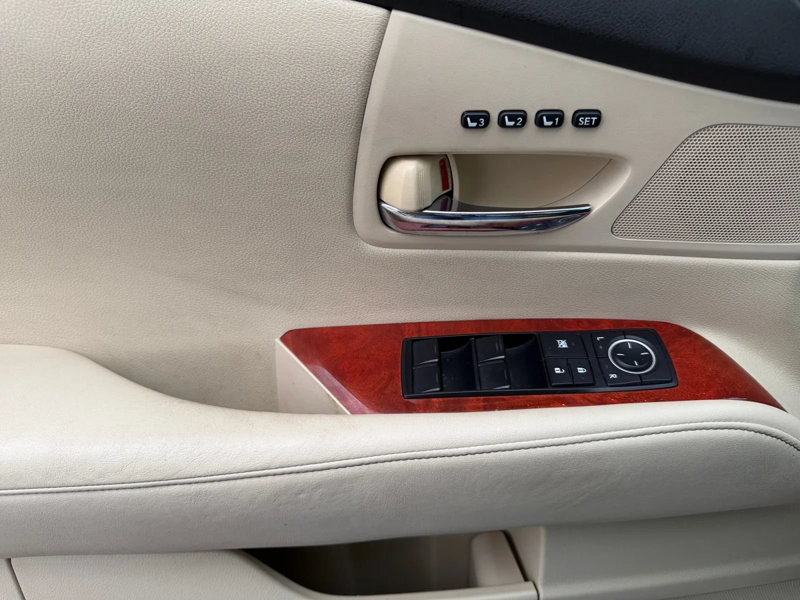 Used 2010 Lexus RX 350 2WD image 17