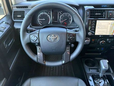 Used 2021 Toyota 4Runner TRD Off-Road Premium w/ Moonroof Package AWD/4WD image 18