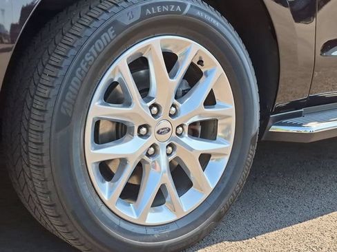 Used 2021 Ford Expedition XLT AWD/4WD image 24