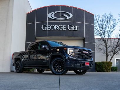 New 2025 GMC Sierra 1500 Elevation w/ Elevation Premium Package