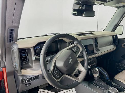 Used 2024 Ford Bronco Wildtrak AWD/4WD image 9