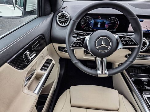 New 2025 Mercedes-Benz GLA 250 4MATIC image 32