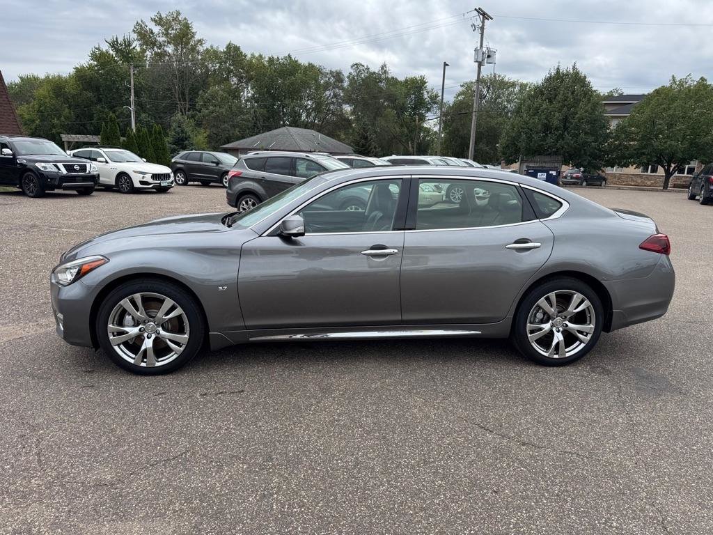 Used 2017 INFINITI Q70 L 3.7 AWD/4WD image 9