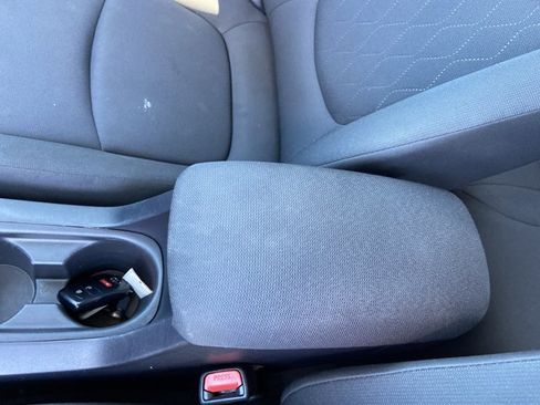 Used 2022 Toyota Corolla Cross LE FWD image 44
