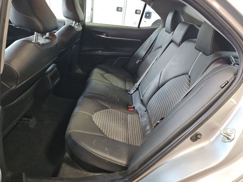 Used 2020 Toyota Camry SE FWD image 12
