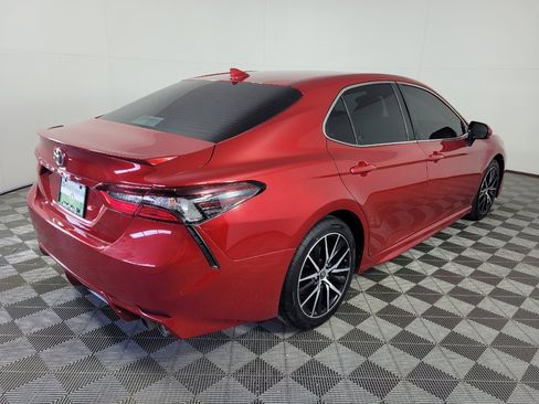 Used 2021 Toyota Camry SE FWD image 9