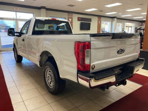 Used 2017 Ford F250 XL w/ Power Equipment Group image 4