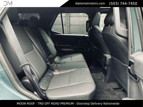 Used 2025 Toyota 4Runner TRD Off-Road Premium AWD/4WD image 21